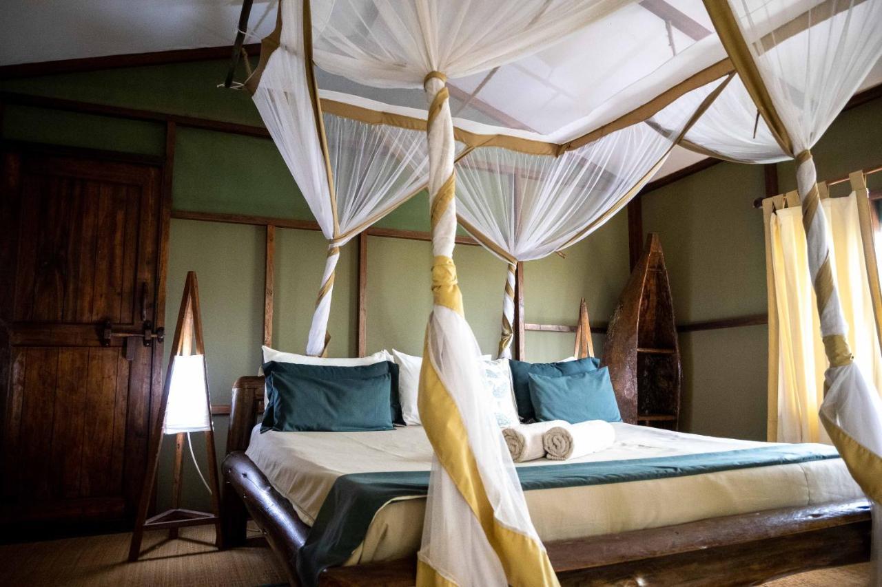 Simply Saadani Camp, A Tent With A View Safaris Mkwaja Екстер'єр фото