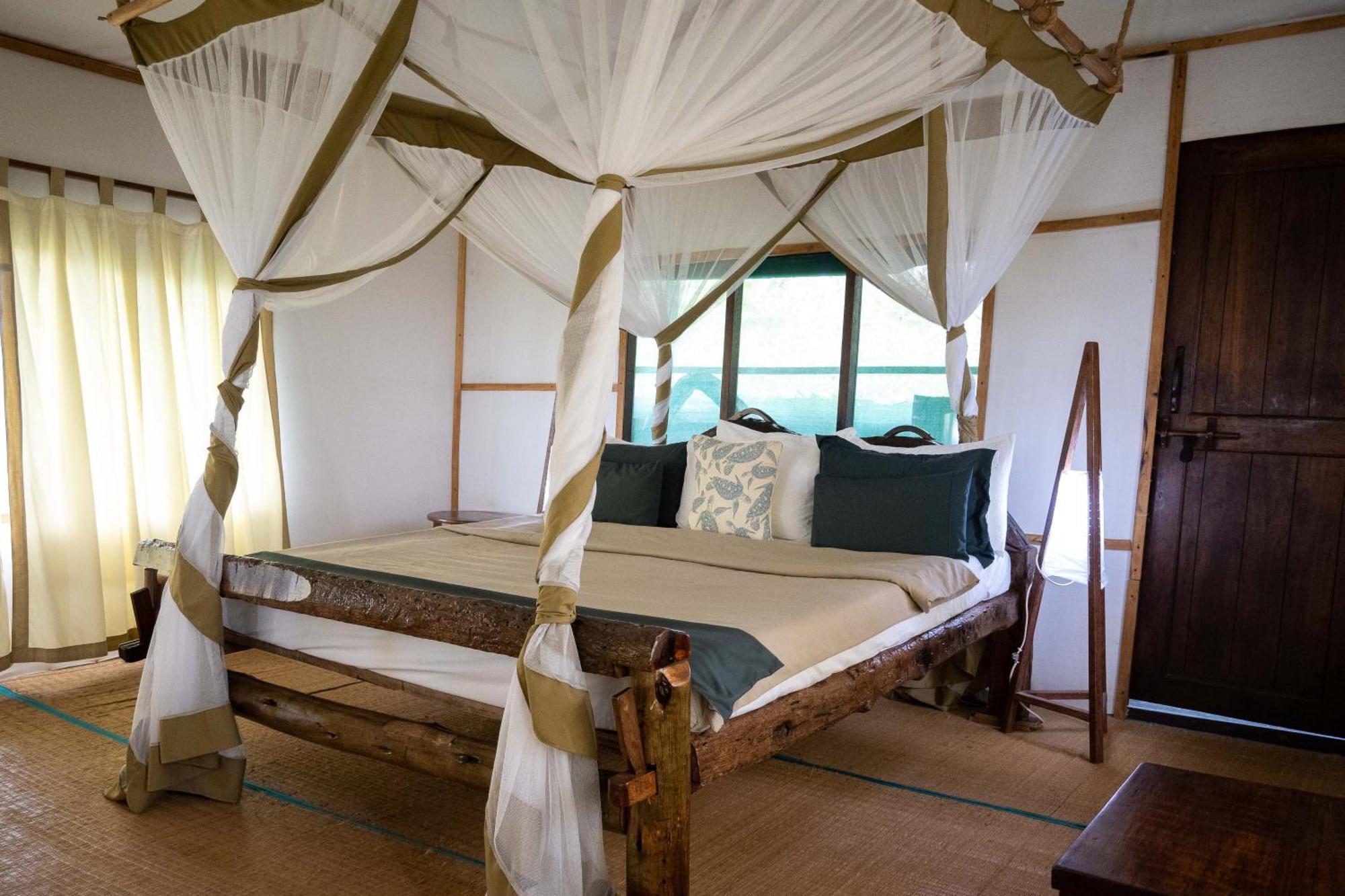 Simply Saadani Camp, A Tent With A View Safaris Mkwaja Екстер'єр фото